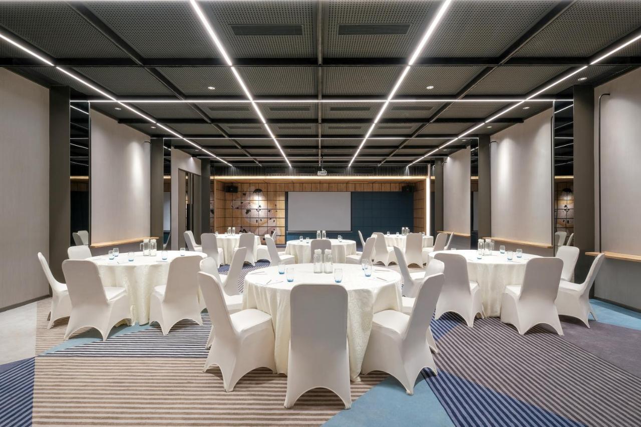 Ibis Surabaya Tidar Hotel Exterior photo