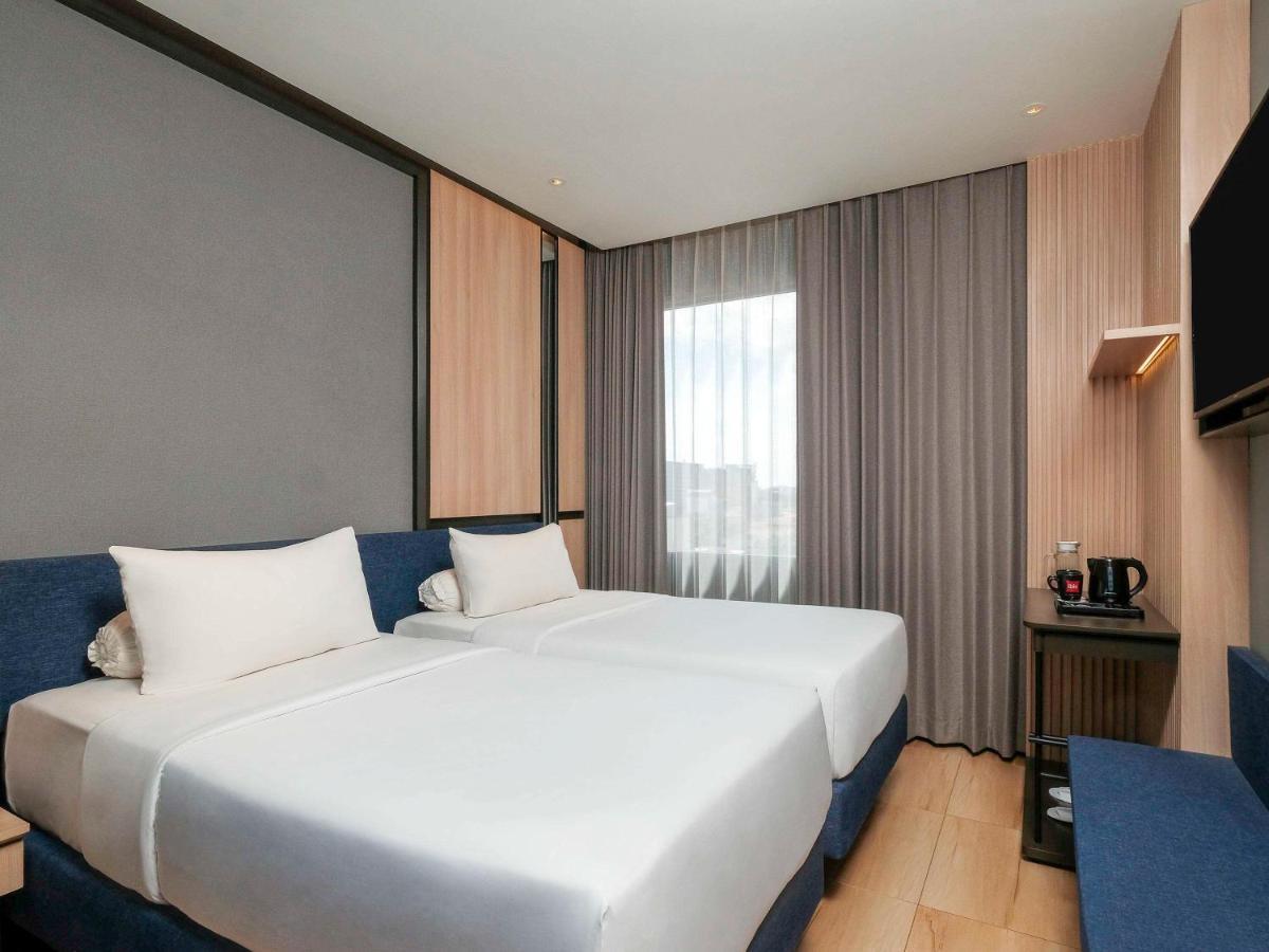 Ibis Surabaya Tidar Hotel Exterior photo