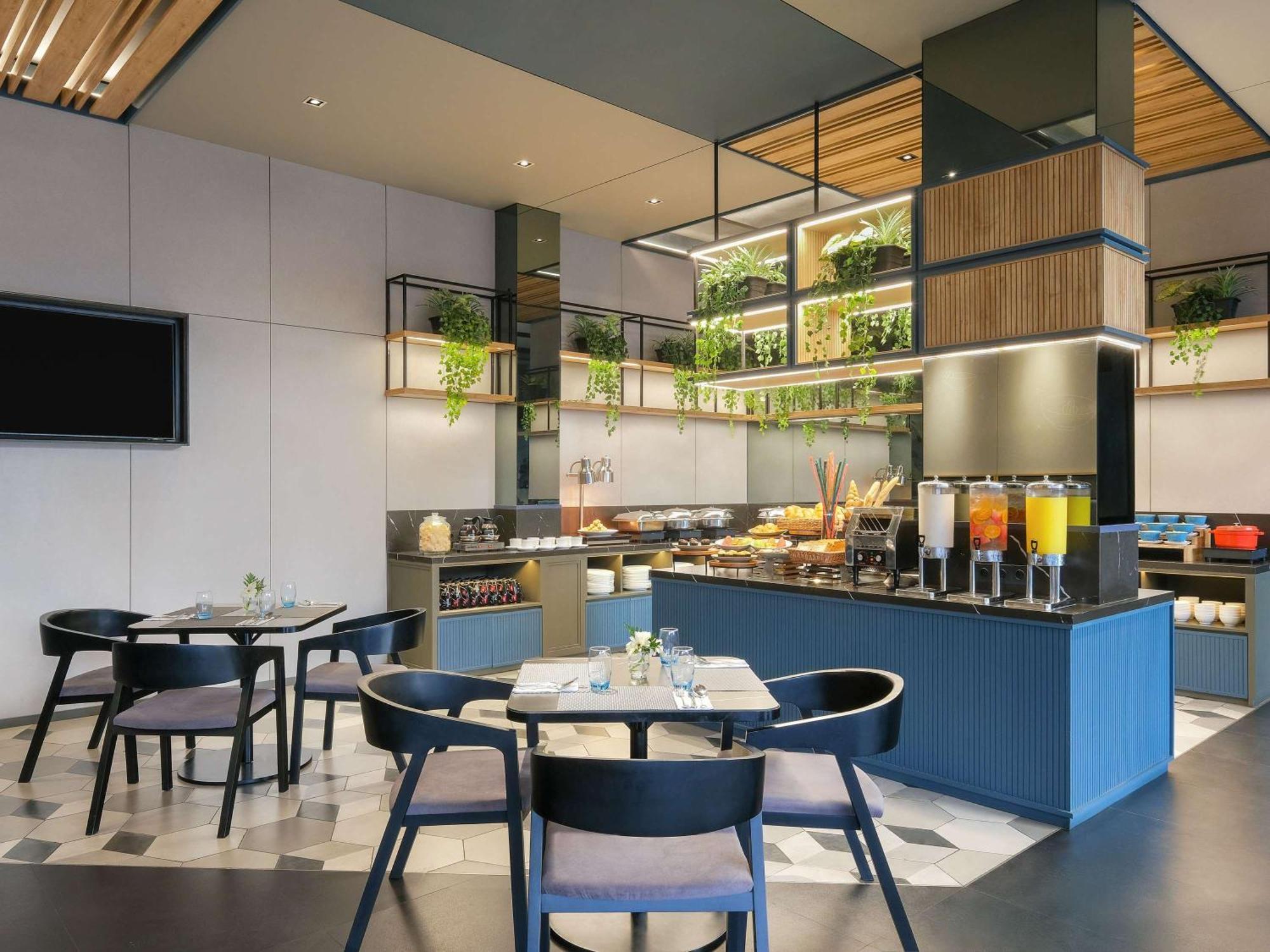 Ibis Surabaya Tidar Hotel Exterior photo